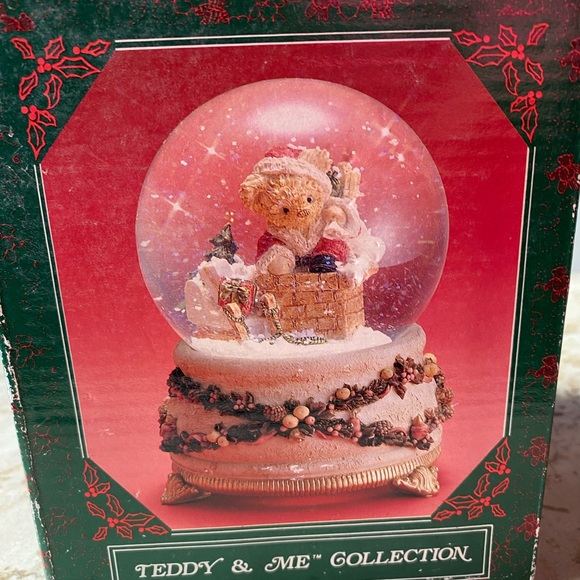 Vintage Christmas Santa Teddy And Me Musical Snow Globe - Picture 2 of 5
